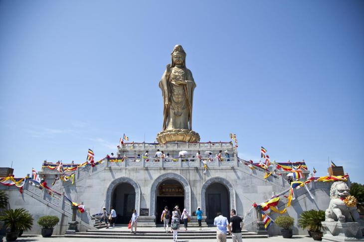 【明星万人线●舟山↑普陀山●299/人】●海天佛国↑普陀山●1晚升级四星住宿●送2早2正餐●南洞艺谷赏花●特惠三日!